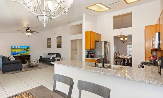 Victorville House | Spacious 3BR in Peaceful VV Area