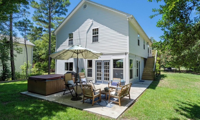 Emerald Isle House | Spacious 3BR w/Hot Tub, Game Room & Golf Cart – Pet Friendly Getaway!