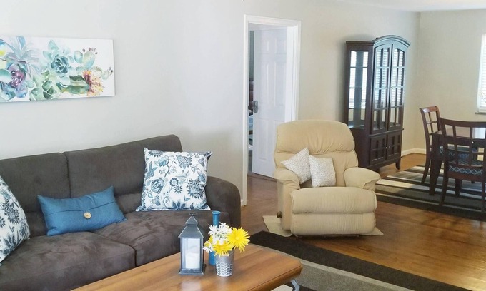 Deer Park House | Spacious 4-bedroom house in delightful Blue Ash/Kenwood