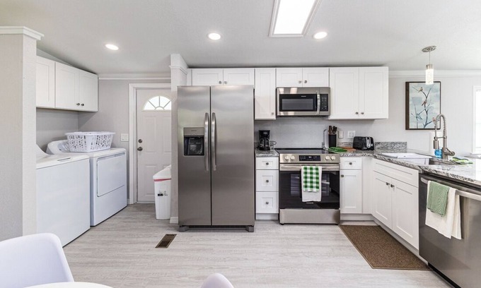 Polk City House | Spacious 4-bedroom house in fantastic Polk City with WiFi