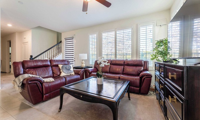 Valle Lindo House | Spacious 4BR Haven｜Office & Study｜Perfect for Families & Pets #41628