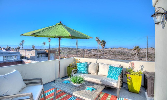 Oxnard Shores House | Spacious 4BR, Rooftop Deck, Fire Pit, Steps to Shore
