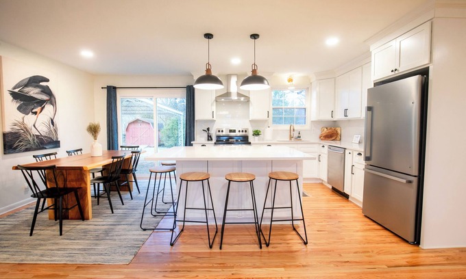 Franklin House | Spacious 5-Bed, 3-Bath Home – Newly Renovated with a Big Backyard!