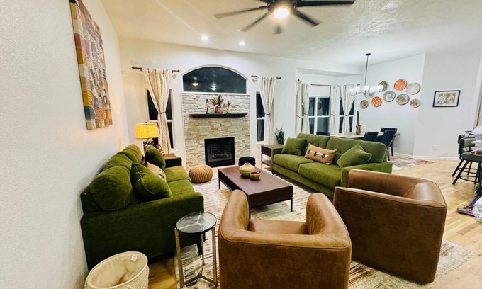 Greeley House | Spacious 5-bedroom house in charming Greeley with AC