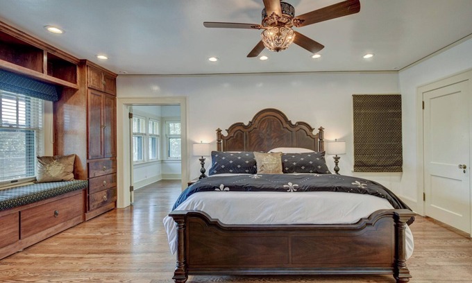 Bemis Park House | Spacious 5-bedroom luxury home in Downtown Omaha, Nebraska