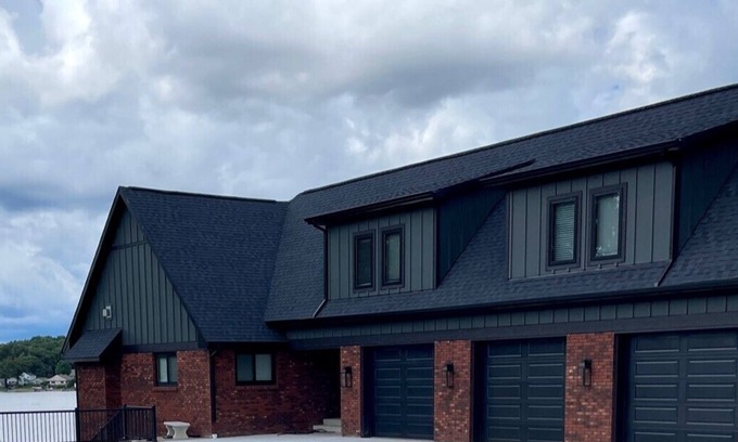 Kendall House | Spacious 6-bedroom house on Eagle Lake in Mattawan MI