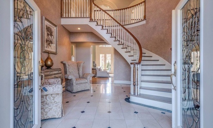 Franklin House | Spacious 8-Bedroom Retreat Near Nashville – Perfect for Groups & Gatherings!
