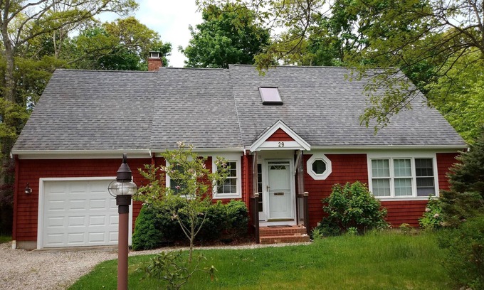 Woods Hole House | Spacious and Modern Woods Hole Retreat
