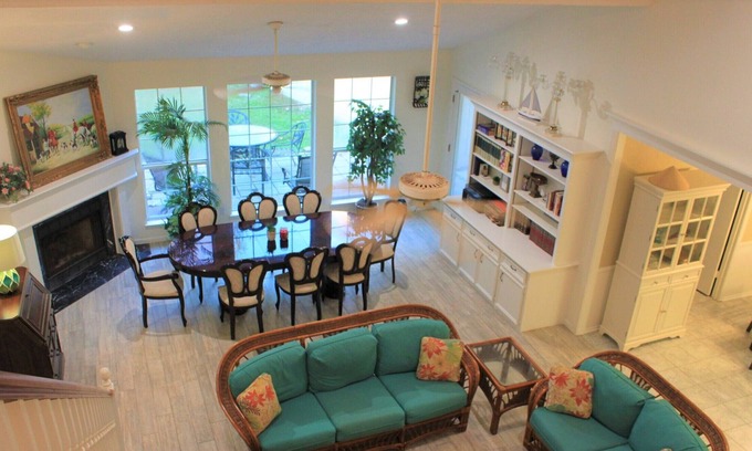 Taylor Lake Village House | Spacious and relaxing 4-bedroom Coastal House