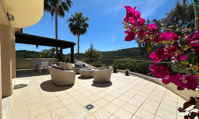 San Roque Apartment | Spacious Apartment in San Roque Golf Club