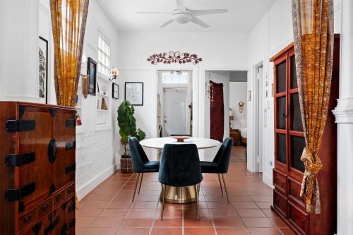 Parque Apartment | Spacious & Bright 2bd Apt, steps to sand! - 18 Down