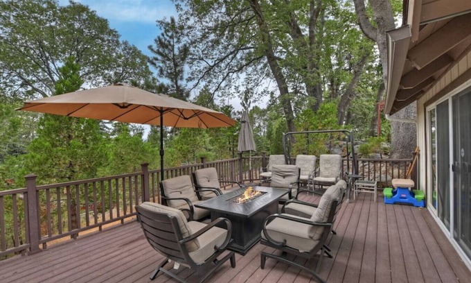 Cedar Glen Cabin | Spacious Cabin, AC, Deck + Fireplace, Games