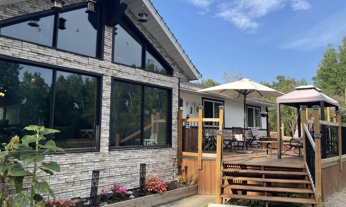 Parkland County Ski Chalet | Spacious Chalet with hot tub 5 mins from beach -sleeps 14