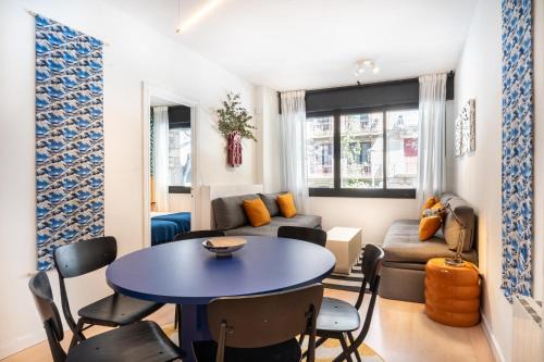 Sant Antoni Apartment | Spacious & Comfortable Apartment in Barcelona City Center
