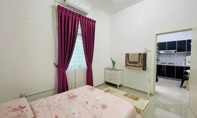 Durian Tunggal House | Spacious Family Homestay in Durian Tunggal with Private Pool