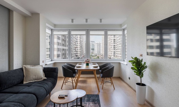 Pervomaysky District Apartment | Spacious flat with a magnificent view