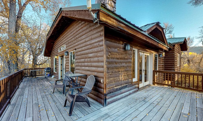 South Fork House | Spacious Guest House on the River w/Mountain Views, River Access, and Balcony