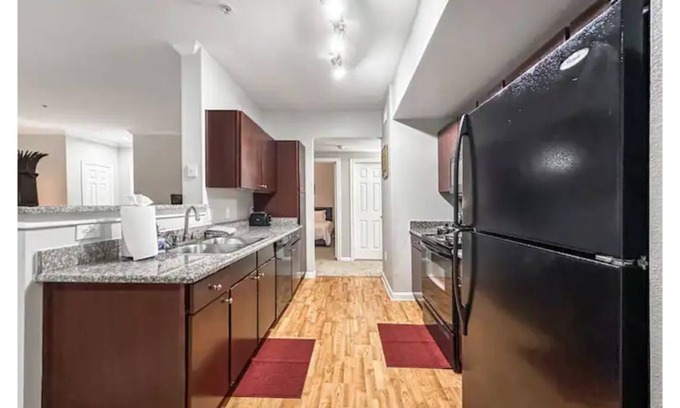 College Park Apartment | Spacious, Lavish 2/2 Woodlands