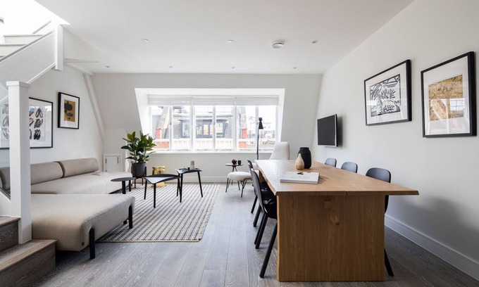Chinatown Apartment | Spacious Leicester Sq 3BR Penthouse