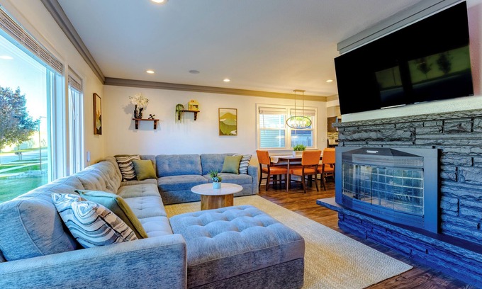 Wauwatosa House | Spacious Milwaukee Getaway | Game Room Theatre Fenced Yard