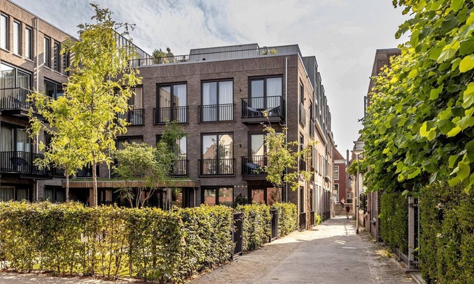 Delft Apartment | Spacious one-room apartment in Delft