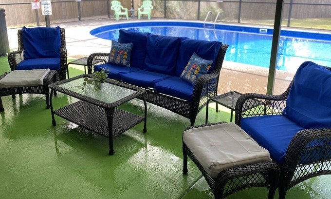 Bellview House | Spacious & Relaxing Pool Home- Near Beaches and NAS