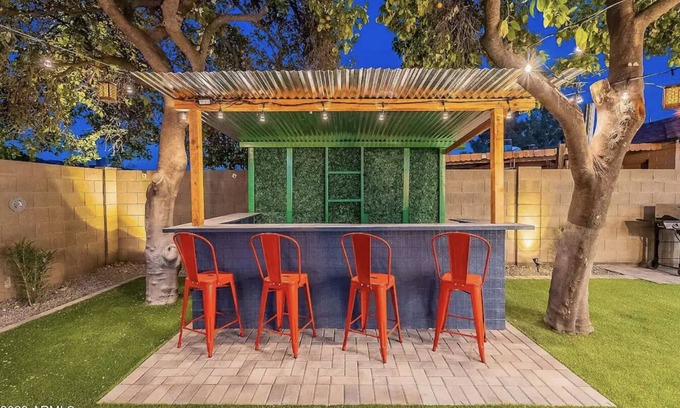 Cavalier Vista House | Spacious Scottsdale Home w/ Mini Golf Course