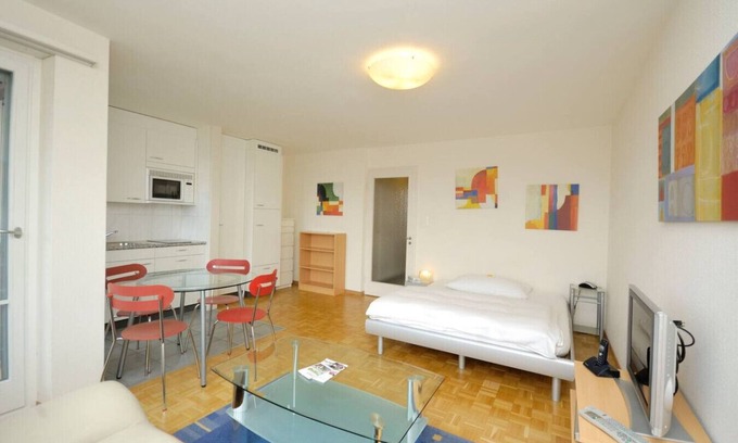 Center Apartment | Spacious studio with balcony (Vineyard 71)