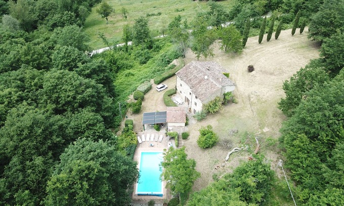 Bivio Lugnano Villa | Spacious Villa in Tranquil Setting with Solar Heated Pool, Views and Wifi
