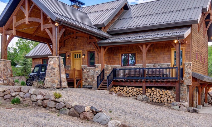 Timber Lakes Cabin | Spectacular Mountain Escape: Timber Home with Gourmet Kitchen & Game Loft