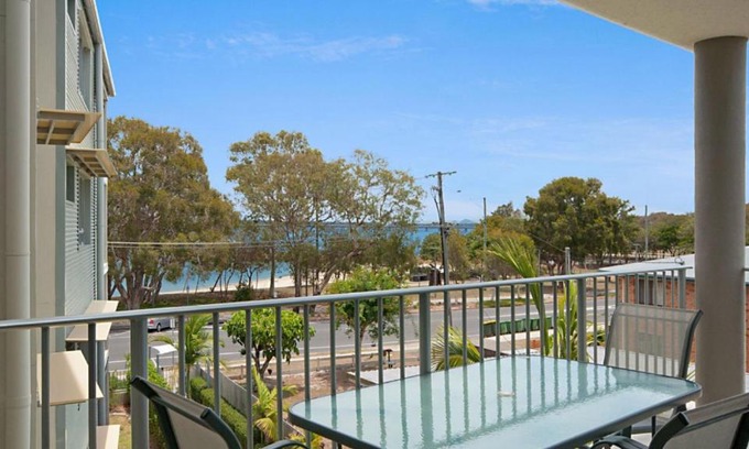 Bongaree House | Spectacular Unit Overlooking Pumicestone Passage - Welsby Pde, Bongaree