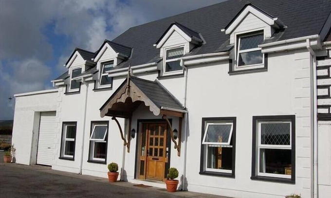 Dingle House | Spectacular Views, Miles of Beaches, and Boat Trips, 4 Star Luxury Home