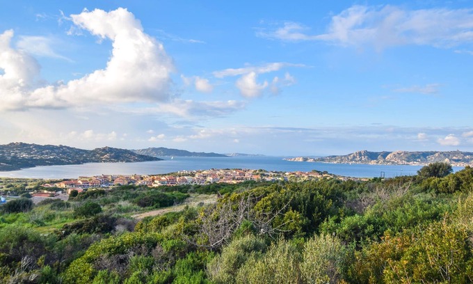 Ruoni Apartment | Spend a relaxing vacation in this beautiful apartment with a fantastic view of the sea.