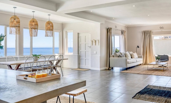 Camps Bay Villa | Splendido - Beautiful Villa With Magnificent Pool