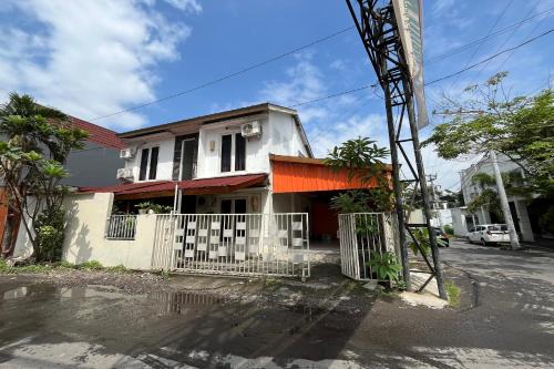 Condongcatur Hotel | Spot on Homestay Griya Sunarti