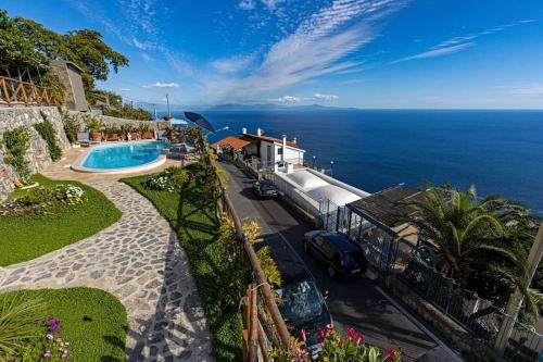 San Lazzaro Apartment | Spring Boutique Villa Amalfi