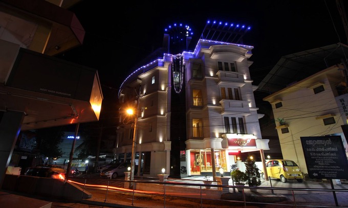 Guruvayur Hotel | Srivar Hotels