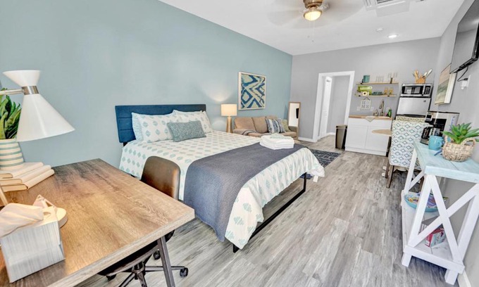 Fort Walton Beach Apartment | SSE Unit 2 - The Starfish Home Away From Home Near the Beach!