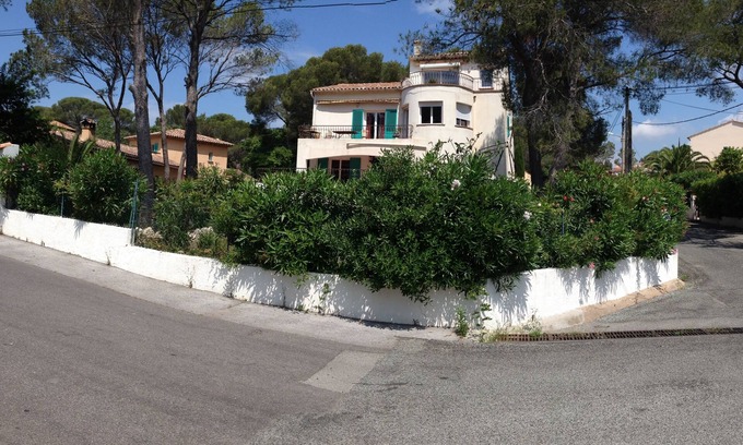 Saint-Raphael Villa | St RAPHAEL 400m from the beach 2 bedrooms sleeps 6