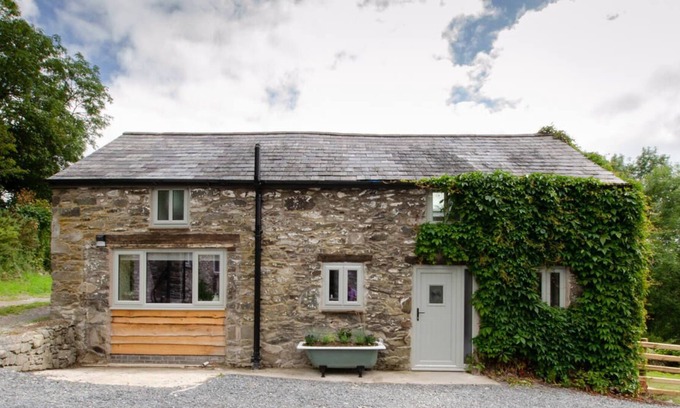Abergele House | Stabal Bodran in the beautiful Abergele