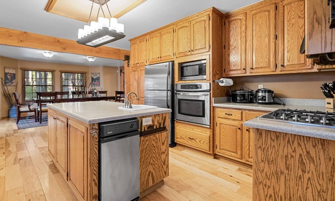 Evergreen Estates Cabin | Starlight Summit