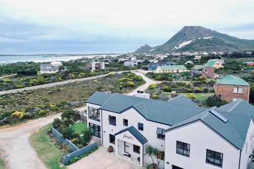 Betty's Bay House | Stay at Friends Economic Rooms