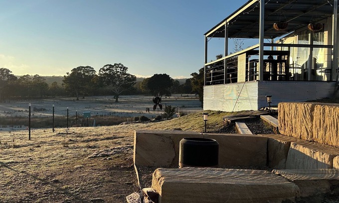 Currawang Cabin | Stay-belle - farm stay in Collector