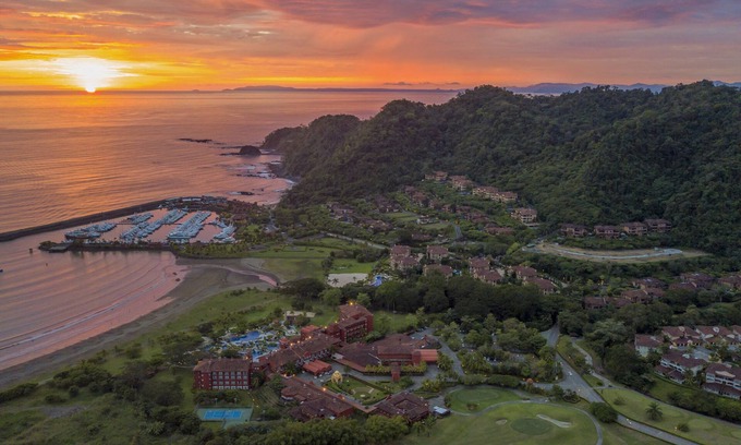 Herradura Apartment | Stay In CR Los Sueños Condos