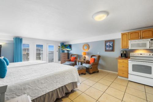 Cedar Key House | Stay-Seas Hideaway 214 at Cedar Cove Condos