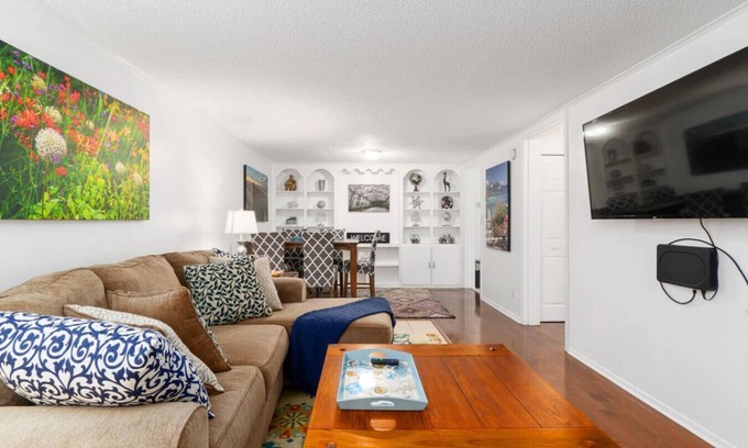 Gainesville Condo | StayGainesville's Peaceful Condo Near UF/Shands