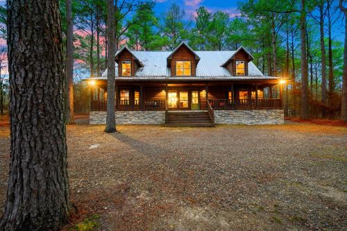 Broken Bow House | Stayhocha Pet Friendly family cabin