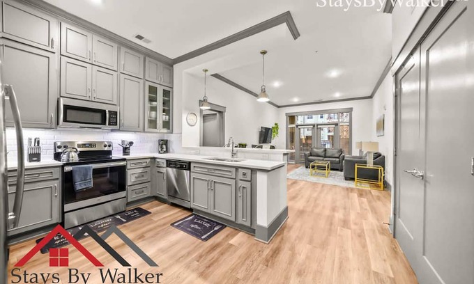 Charlotte Condo | StaysByWalker SouthPark 2BR KingBed! Gym/Pool/Spa