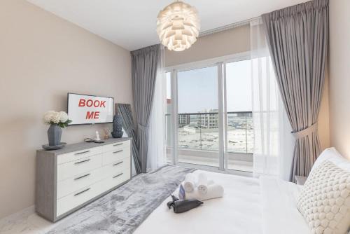 Dubai Apartment | StayShort - Dubai South Studio for 2 with Swimming Pool