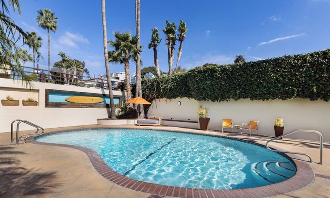 Laguna Beach Hotel | Steps from the Sand! Outdoor Pools, and Walk to Main Beach Park & Heisler Park